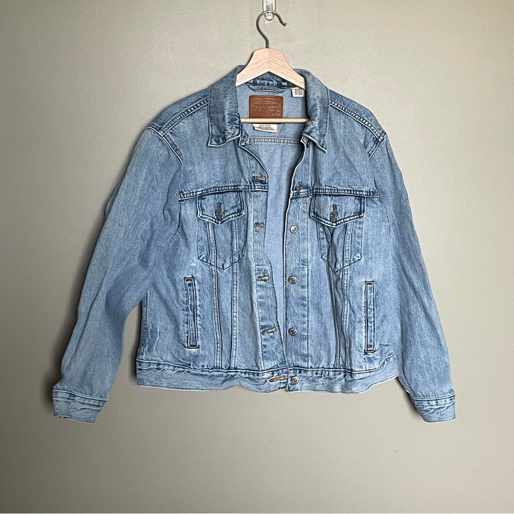 Levi’s trucker denim jean  jacket size extra large